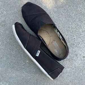 TOMS women black Canvas Slip-On Loafers